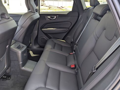 Used 2024 Volvo XC60 T8 Plus w/ Protection Package Premier AWD/4WD image 32