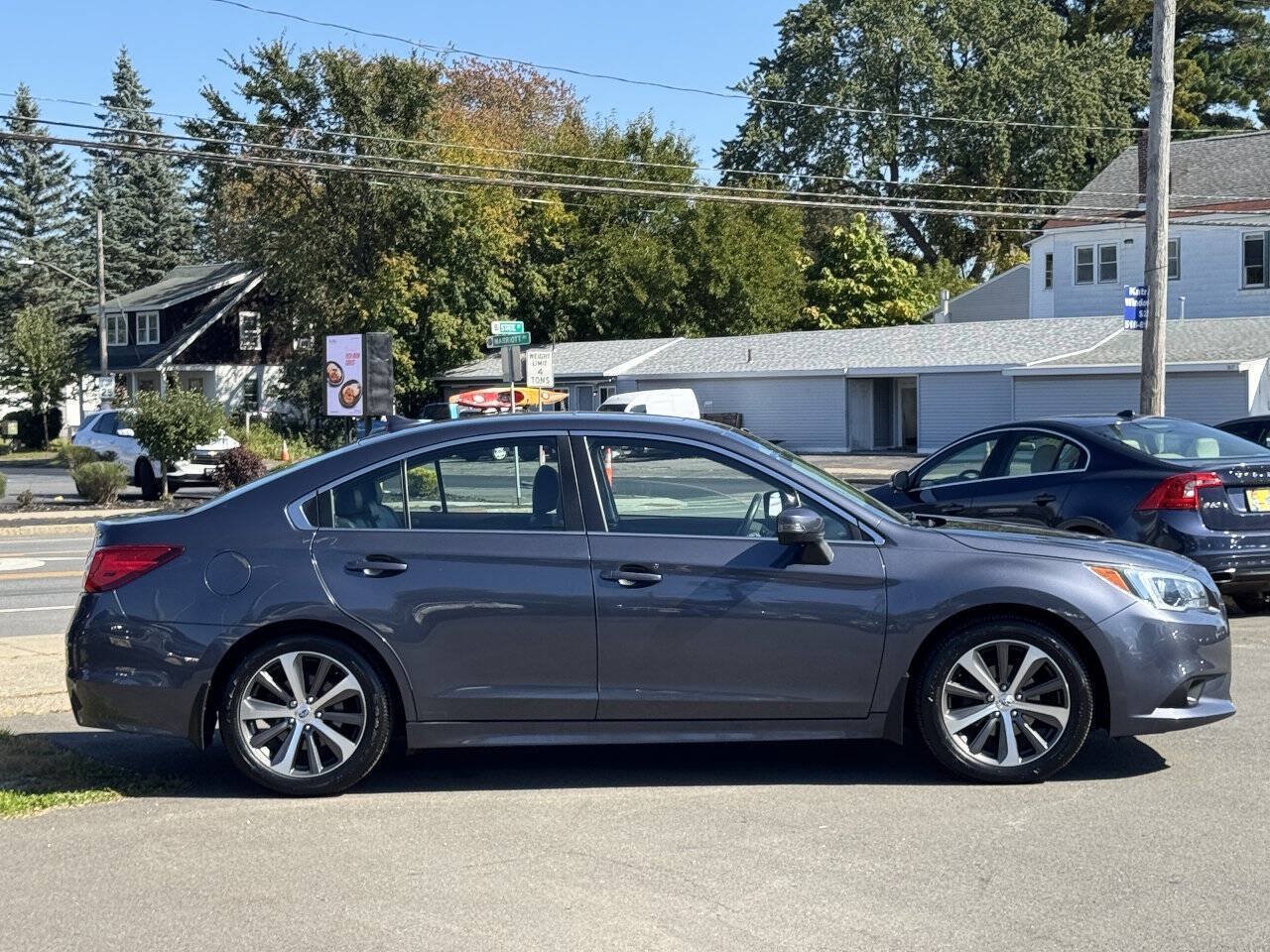 Used 2017 Subaru Legacy 2.5i Limited AWD/4WD image 8