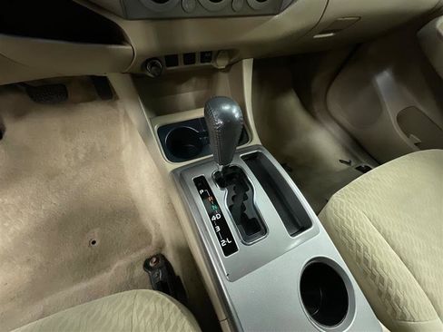 Used 2010 Toyota Tacoma PreRunner image 16