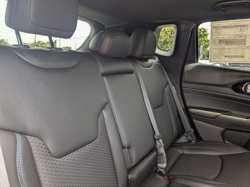 New 2026 Jeep Compass Latitude AWD/4WD image 30