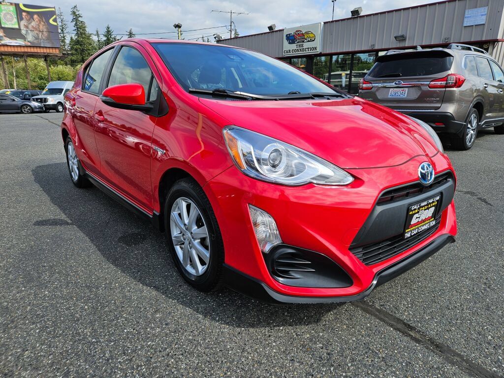 Used 2017 Toyota Prius C Three FWD image 3