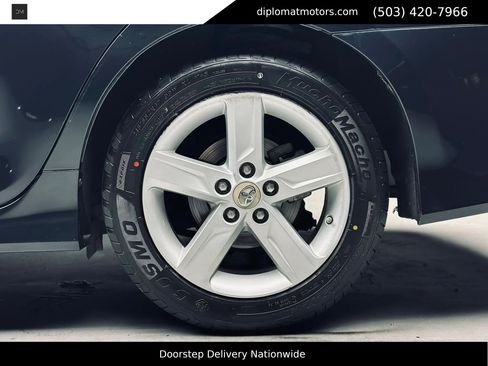 Used 2013 Toyota Camry SE FWD image 38