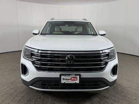 Used 2025 Volkswagen Atlas SEL AWD/4WD image 2