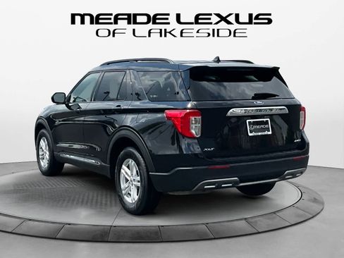 Used 2023 Ford Explorer XLT w/ Equipment Group 202A AWD/4WD image 3