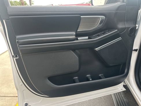 Used 2025 Ford Expedition Platinum AWD/4WD image 21