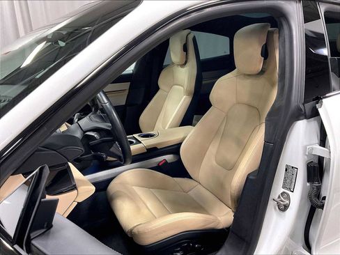 Used 2020 Porsche Taycan Turbo S image 8