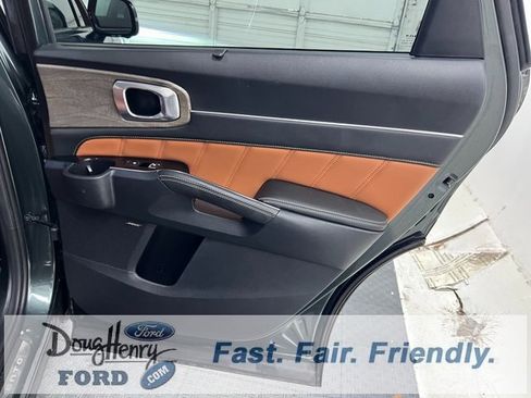 Used 2023 Kia Sorento SX Prestige image 38