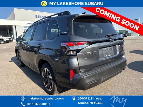 Used 2025 Subaru Forester Limited AWD/4WD image 5