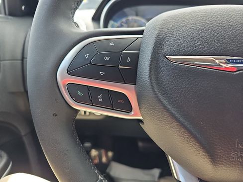 Used 2022 Chrysler 300 Touring L w/ Comfort Group RWD image 22