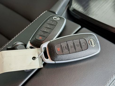 Used 2024 Nissan Rogue SL image 22