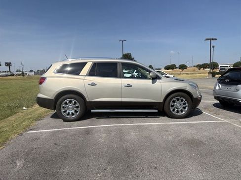 Used 2011 Buick Enclave CXL w/ Trailering Provision Package FWD image 4