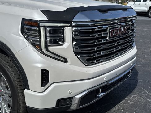 Used 2022 GMC Sierra 1500 Denali AWD/4WD image 11