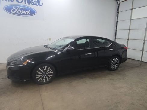 Used 2024 Nissan Altima 2.5 SV image 29