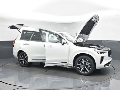 New 2026 Volvo XC90 B6 Core image 52