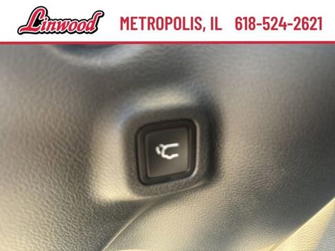Used 2024 Jeep Compass Latitude w/ Convenience Group AWD/4WD image 11