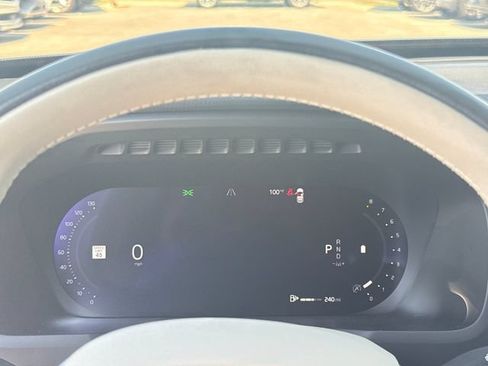 Used 2023 Volvo XC90 B5 Plus w/ Protection Package Premier AWD/4WD image 17