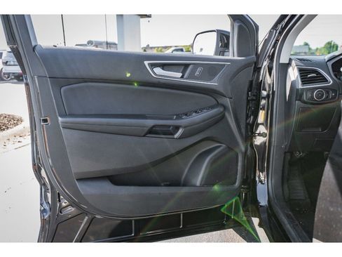 Used 2024 Ford Edge SEL image 6