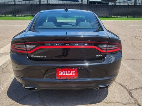 Used 2016 Dodge Charger SXT w/ Navigation & Travel Group RWD image 10