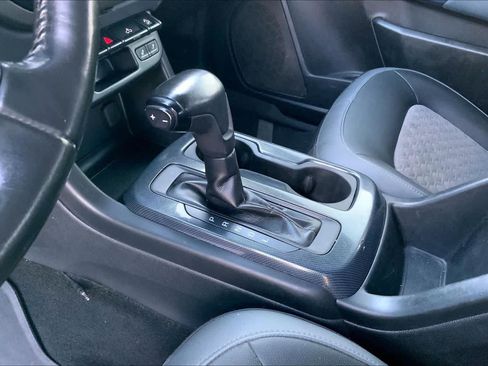Used 2017 Chevrolet Colorado Z71 AWD/4WD image 16
