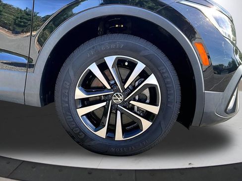 Used 2023 Volkswagen Tiguan S FWD image 33