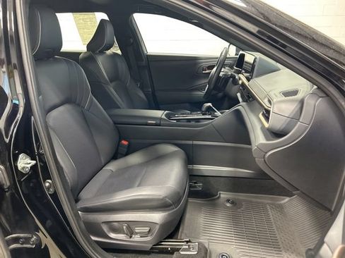 Used 2025 Toyota Crown Signia AWD/4WD image 12