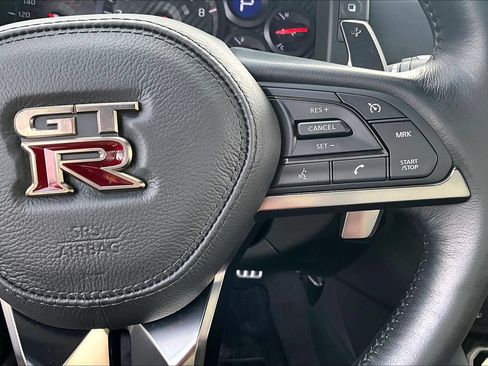 Used 2020 Nissan GT-R Premium w/ Premium Interior Package AWD/4WD image 17