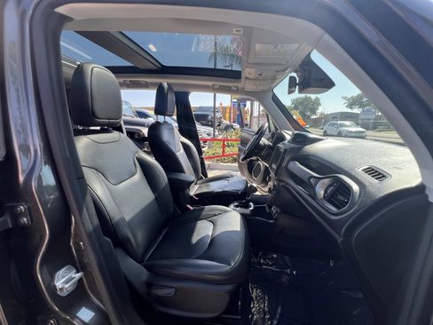 Used 2020 Jeep Renegade Limited w/ UConnect 8.4 Nav Group image 32