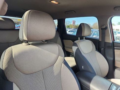 Certified 2023 Hyundai Santa Fe SEL image 32