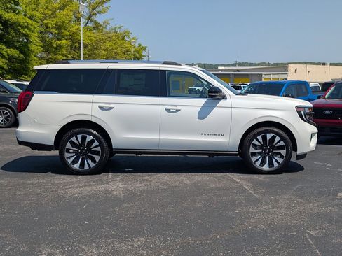 New 2026 Ford Expedition Platinum image 5