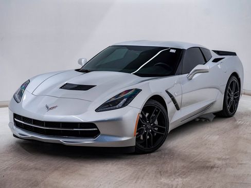 Used 2018 Chevrolet Corvette Stingray Coupe w/ Battery Protection Package image 8