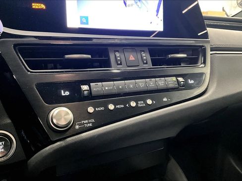 Used 2024 Lexus ES 350 w/ Accessory Package (Z2) FWD image 34