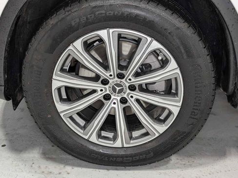 Certified 2025 Mercedes-Benz GLC 300 4MATIC image 3