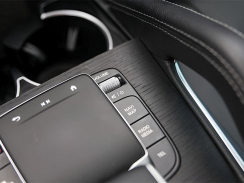 Used 2024 Mercedes-Benz GLE 450e GLE 450e image 24