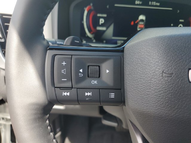 Used 2025 Nissan Rogue SL w/ SL Premium Package FWD image 17