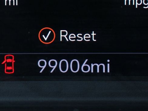 Used 2021 Chevrolet Suburban High Country w/ Premium Package image 27