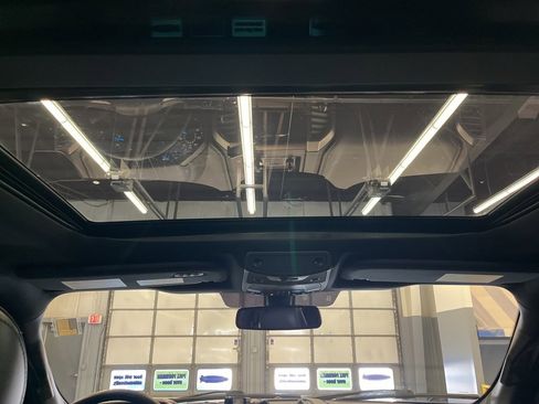 Used 2015 Ford F150 Platinum w/ Equipment Group 701A Luxury image 33