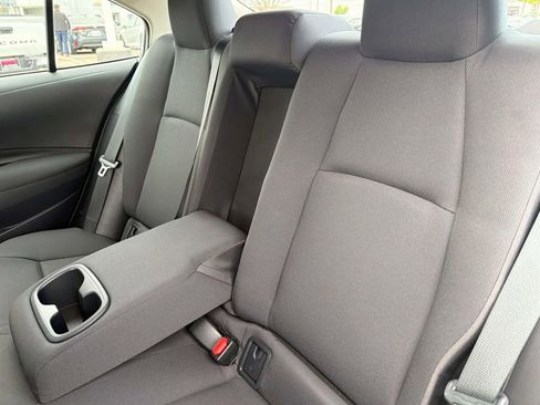 Used 2025 Toyota Corolla LE image 28