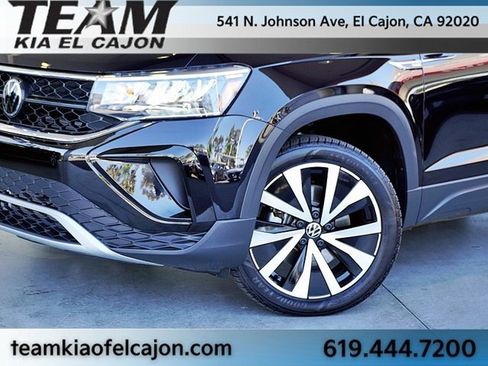 Used 2024 Volkswagen Taos SE image 3