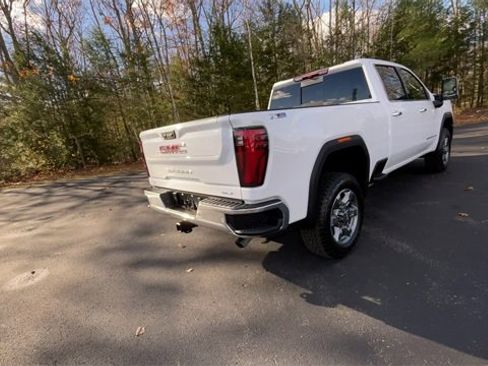 New 2026 GMC Sierra 3500 SLT image 8