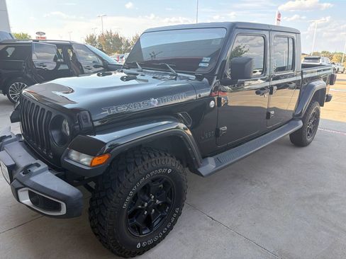 Used 2022 Jeep Gladiator Sport AWD/4WD image 1