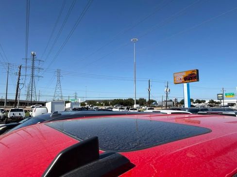 Used 2023 Chevrolet Silverado 1500 ZR2 w/ Technology Package AWD/4WD image 11