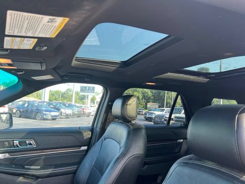Used 2017 Ford Explorer Limited AWD/4WD image 10