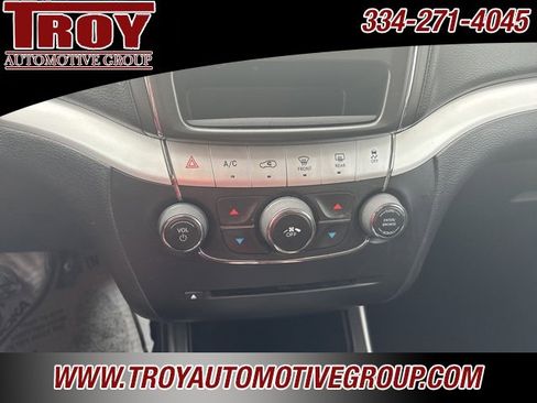 Used 2020 Dodge Journey SE image 39