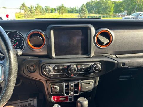 Used 2022 Jeep Gladiator Mojave w/ Cold Weather Group AWD/4WD image 29