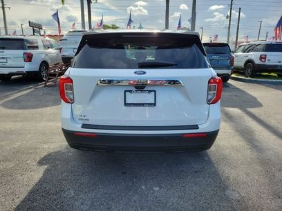 Used 2024 Ford Explorer XLT