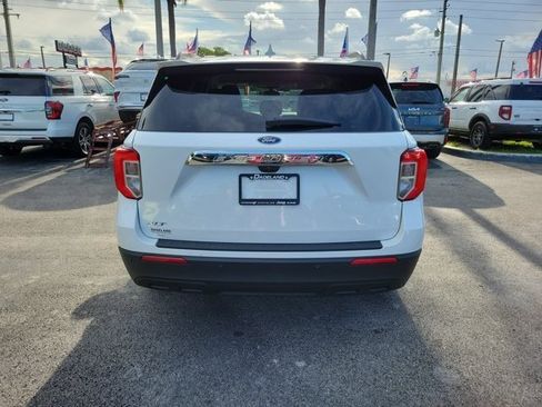Used 2024 Ford Explorer XLT RWD image 4