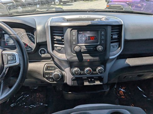 Used 2023 RAM 1500 Big Horn AWD/4WD image 17