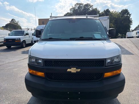 Used 2021 Chevrolet Express 2500 w/ Driver Convenience Package RWD image 2