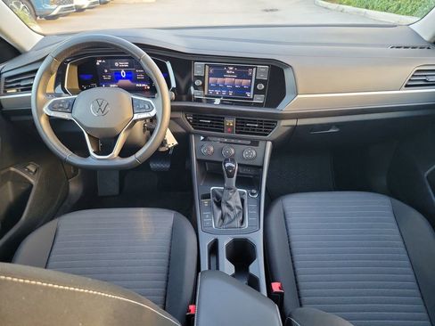 Used 2022 Volkswagen Jetta S image 9