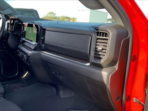 Used 2025 Chevrolet Silverado 1500 LT image 18